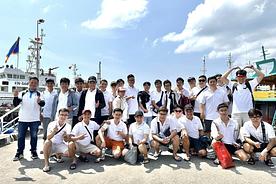 We travel together