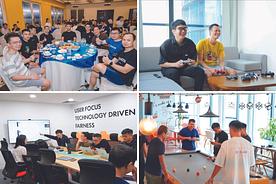 A sneak peak of members in Ha Noi office 